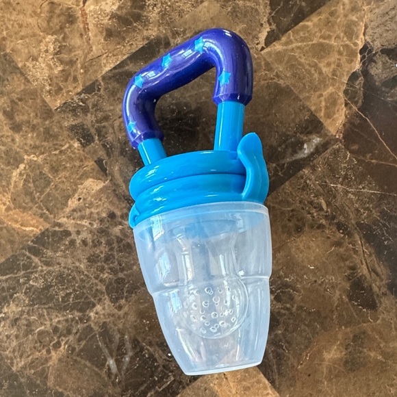 Baby Pacifier and Teether Set with Storage Box - Picture 3 of 4